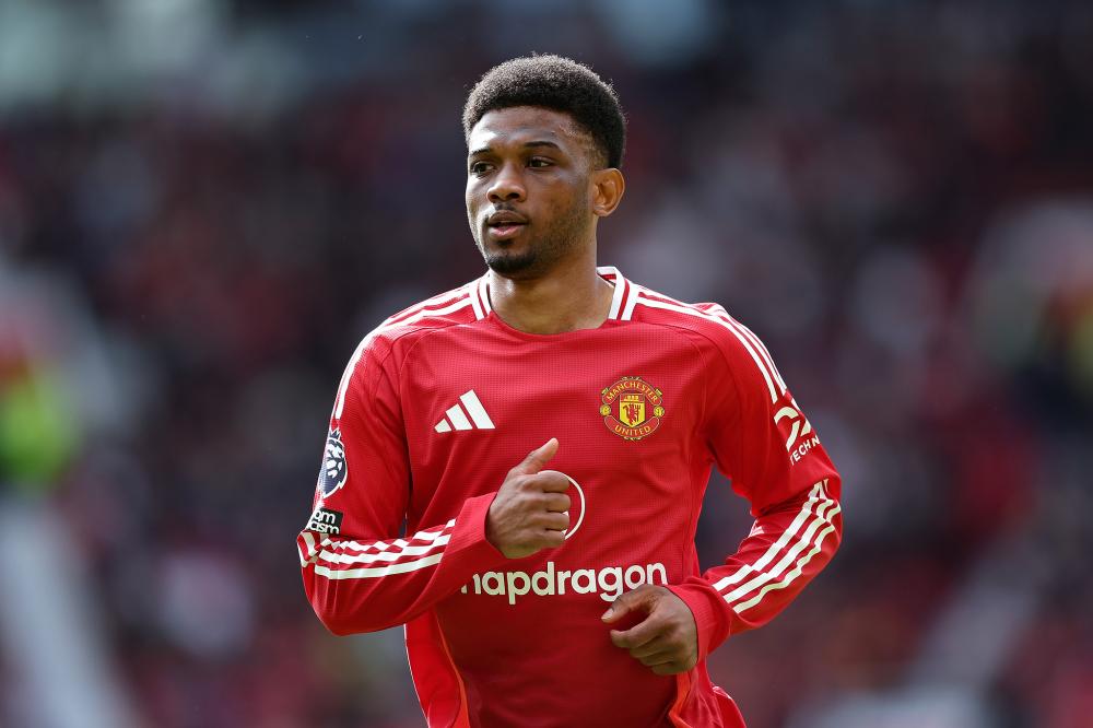 Edgar Lima后半程发力完成夸张动作